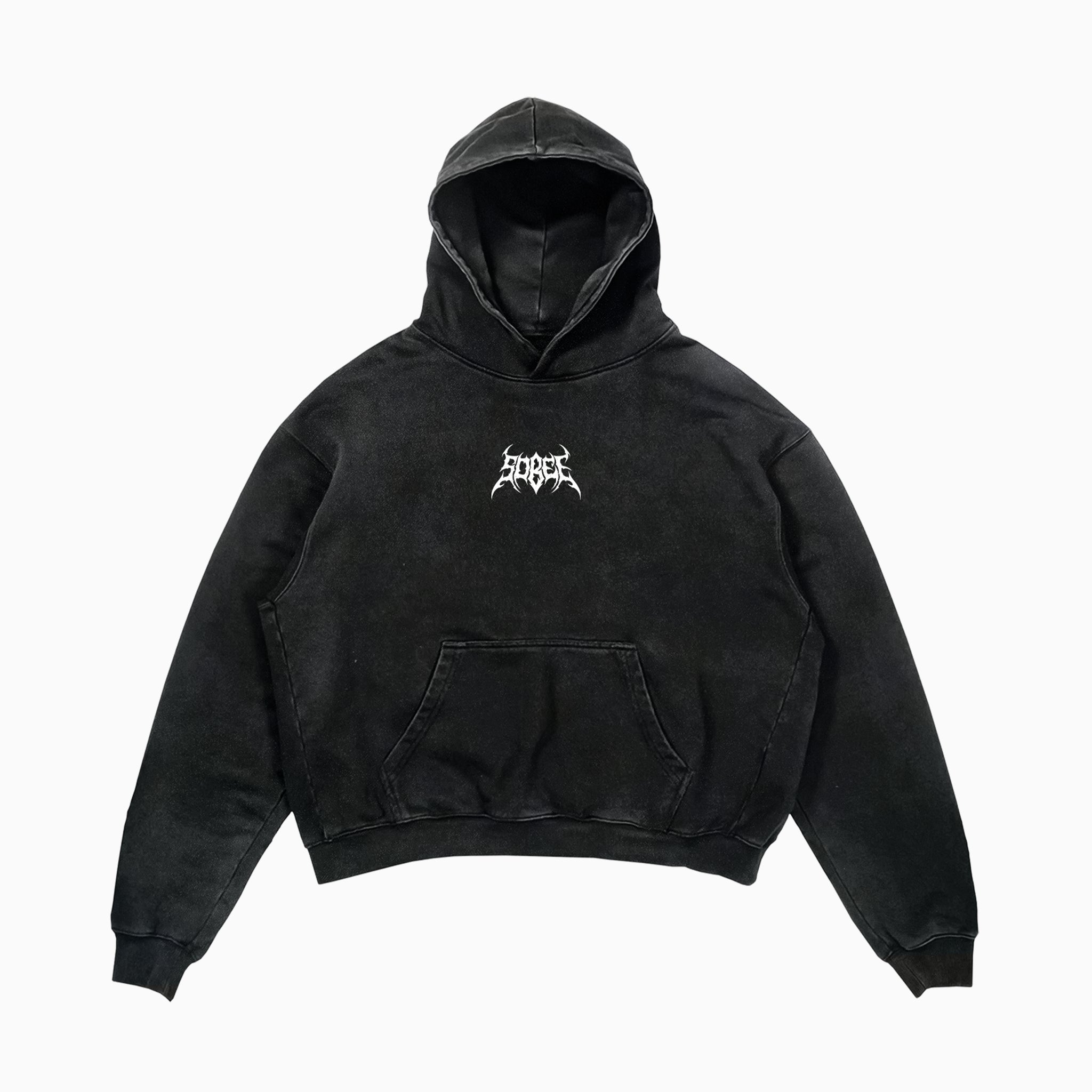 Hoodie noir, délavé coupe oversize crop, logo noir SOBEE en sérigraphie au coeur, couture premium, coton épais